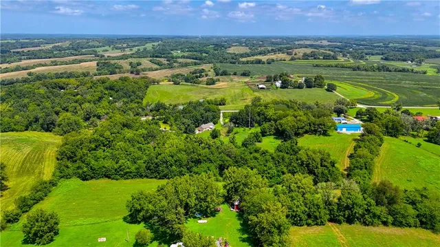 $485,000 | 36987 West 63rd Street, Camden, MO 64017