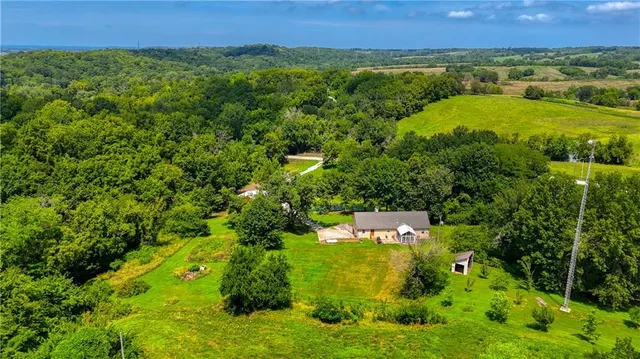 $485,000 | 36987 West 63rd Street, Camden, MO 64017