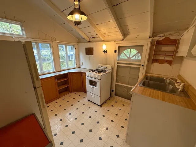 $159,900 | 93 Laurel Park, Unit 93, Northampton, MA 01060