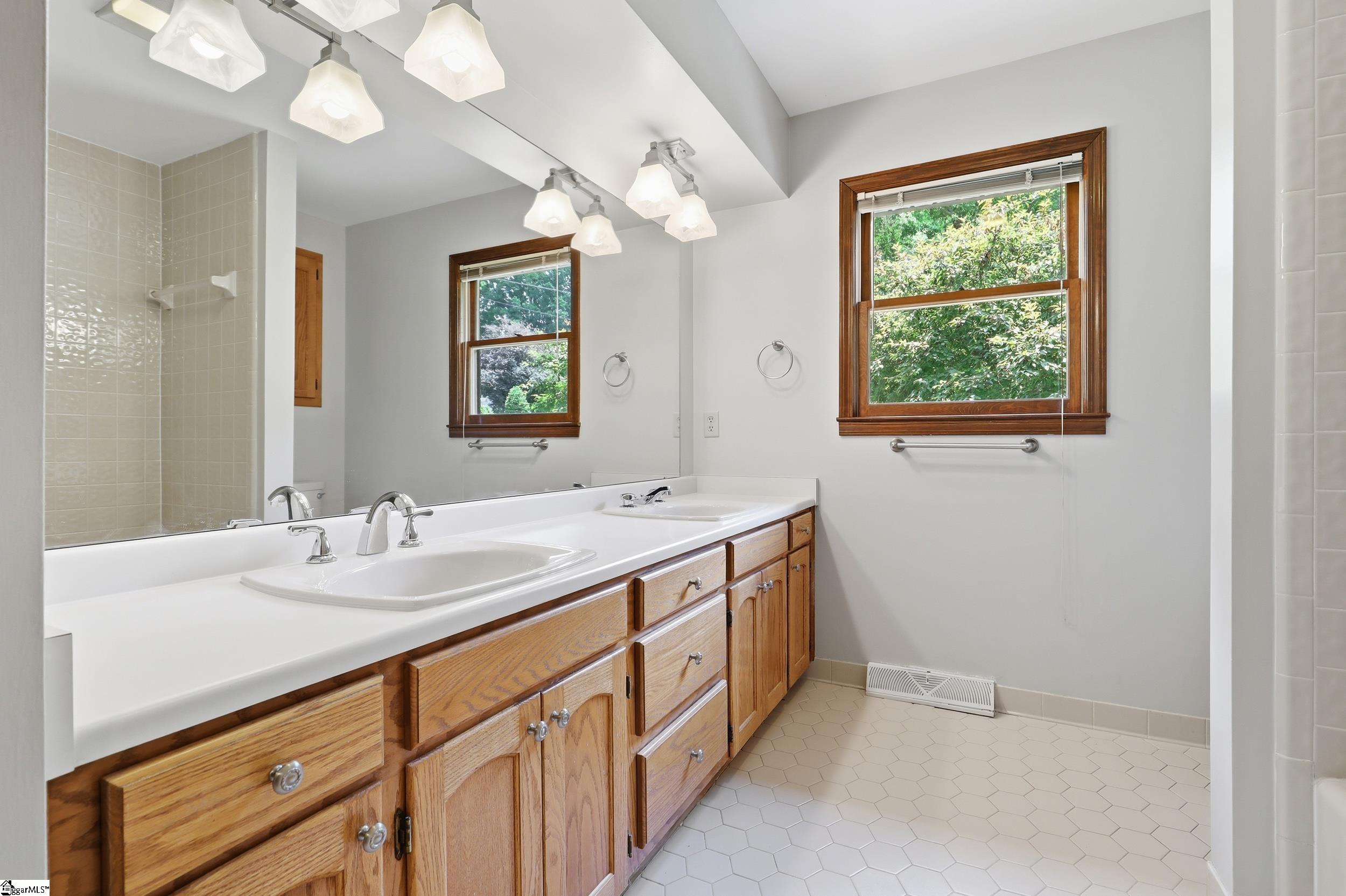 110 Trafalgar Road Greenville, SC 29617 - Photo 23 of 43 Gallery Image 23