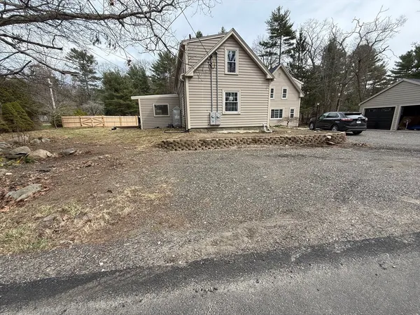 $2,800 | 387 West Washington Street, Unit 2, Hanson, MA 02341