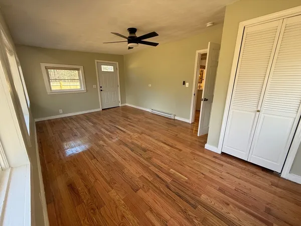 $2,800 | 387 West Washington Street, Unit 2, Hanson, MA 02341