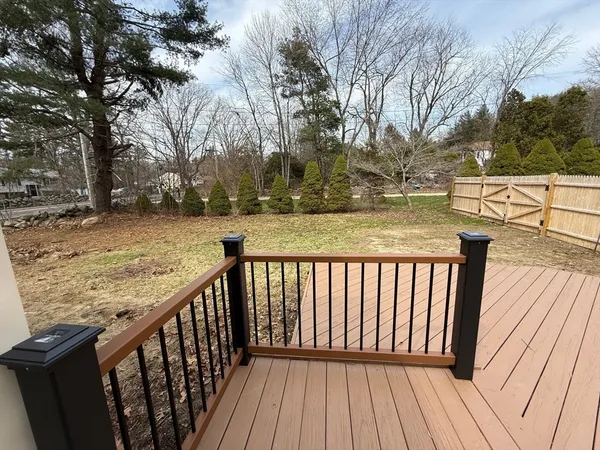 $2,800 | 387 West Washington Street, Unit 2, Hanson, MA 02341