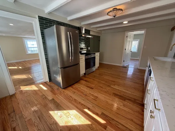 $2,800 | 387 West Washington Street, Unit 2, Hanson, MA 02341