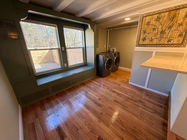 $2,800 | 387 West Washington Street, Unit 2, Hanson, MA 02341