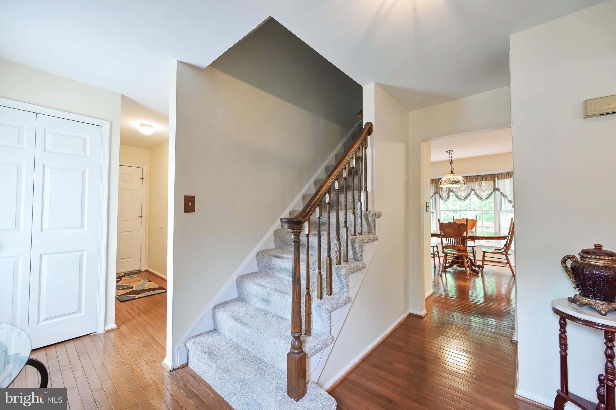9754 Ironmaster Drive Burke, VA 22015 - Photo 3 of 34 Inviting entry foyer
