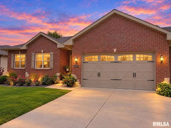 $399,900 | 6727 North Grand Fir Drive, Edwards, IL 61528