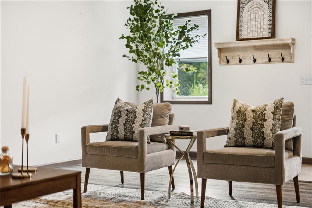 8517 Wittmer Road Pittsburgh, PA 15237 - Photo 12 of 46 a living room with furniture and a potted plant