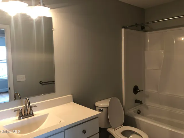 $2,250 | Rdg Manor, Unit 2007, Schenectady, NY 12309