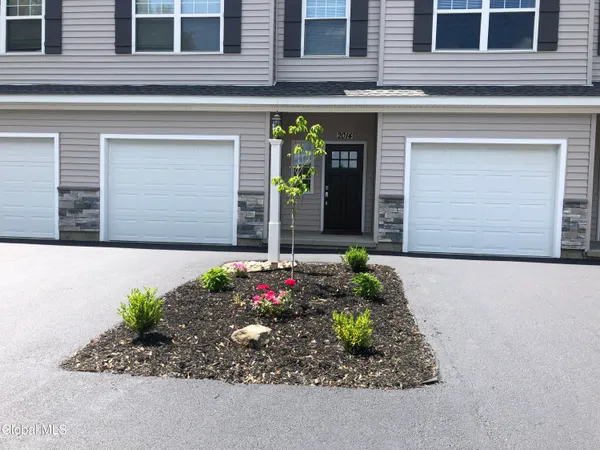 $2,250 | Ridge Manor, Unit 2007, Niskayuna, NY 12309