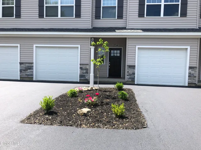 $2,250 | Rdg Manor, Unit 2007, Schenectady, NY 12309