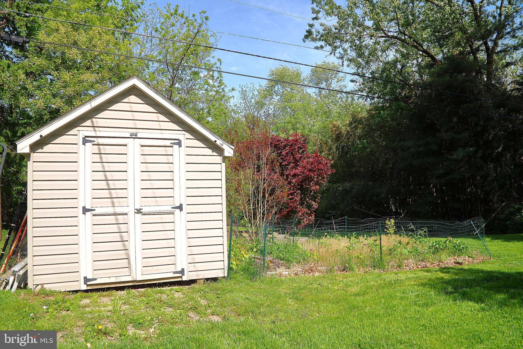 1137 Devonshire Road Lancaster, PA 17601 - Photo 9 of 41