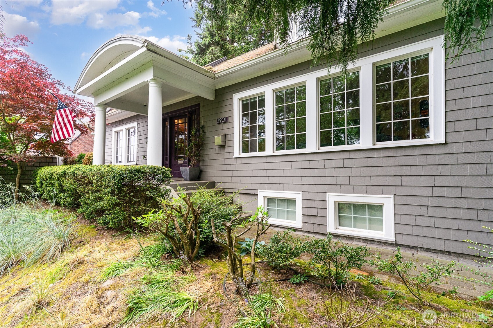 3901 South Court Street Seattle, WA 98144 - Photo 2 of 30