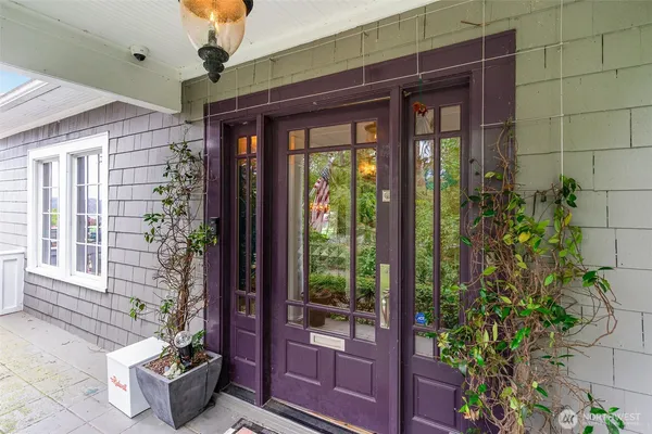 $6,800 | 3901 South Court Street, Seattle, WA 98144
