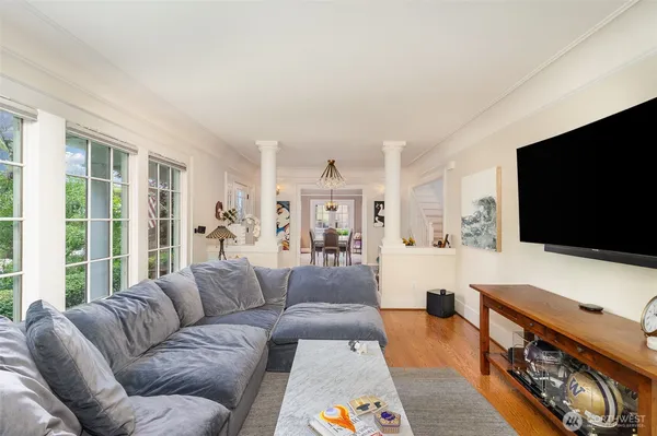 $6,800 | 3901 South Court Street, Seattle, WA 98144