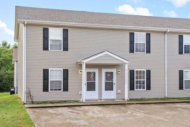 $900 | 249 Executive Avenue, Unit B, Clarksville, TN 37042