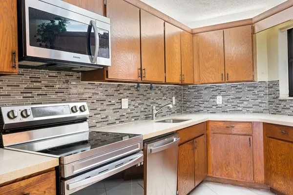 $2,200 | 5701 Camino Del Sol, Unit 204, Boca Raton, FL 33433