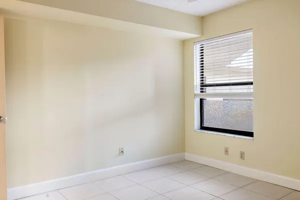 $2,300 | 5701 Camino Del Sol, Unit 204, Boca Raton, FL 33433