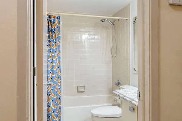 $2,300 | 5701 Camino Del Sol, Unit 204, Boca Raton, FL 33433