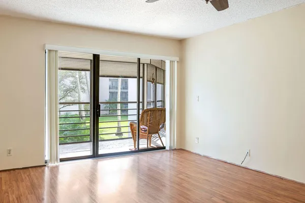 $2,300 | 5701 Camino Del Sol, Unit 204, Boca Raton, FL 33433