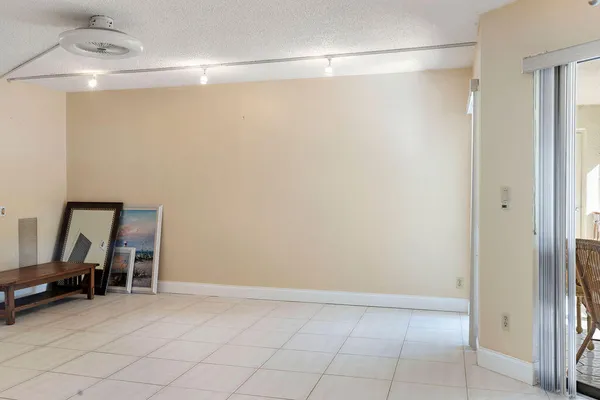$2,300 | 5701 Camino Del Sol, Unit 204, Boca Raton, FL 33433