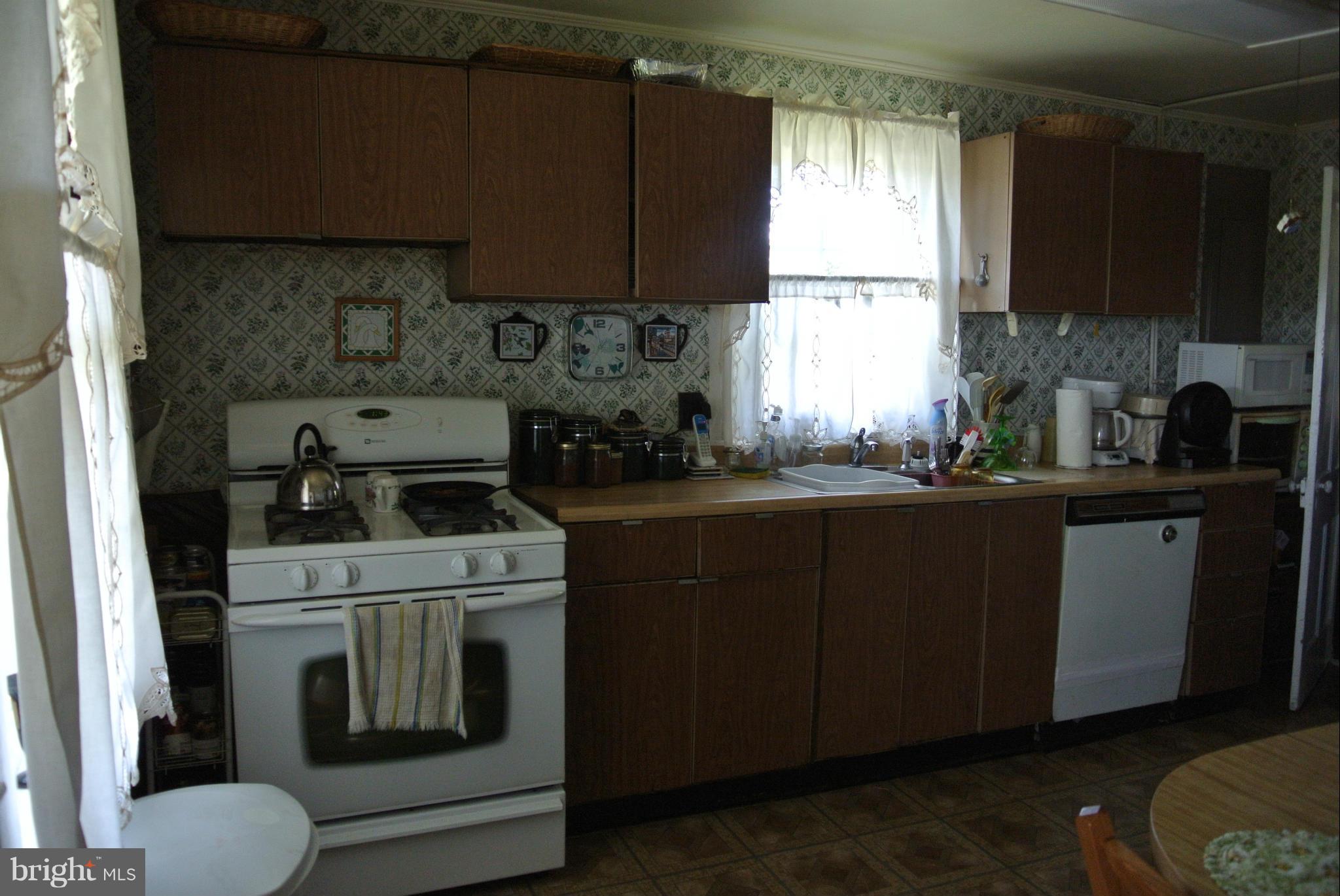 4180 Rosstown Road Marshall, VA 20115 - Photo 6 of 12 Kitchen
