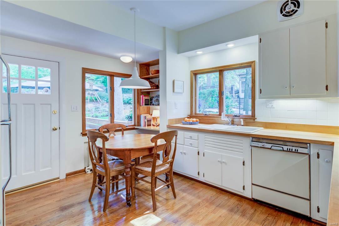 409 Belleview Avenue Webster Groves, MO 63119 - Photo 13 of 26