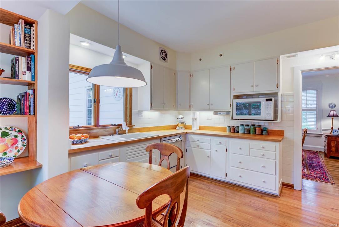 409 Belleview Avenue Webster Groves, MO 63119 - Photo 14 of 26