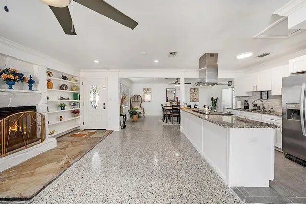 $3,300 | 8017 Dell Drive, Tampa, FL 33615