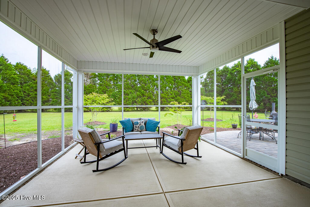 113 Anchorage Drive Havelock, NC 28532 - Photo 5 of 33 IMG_0316-HDR