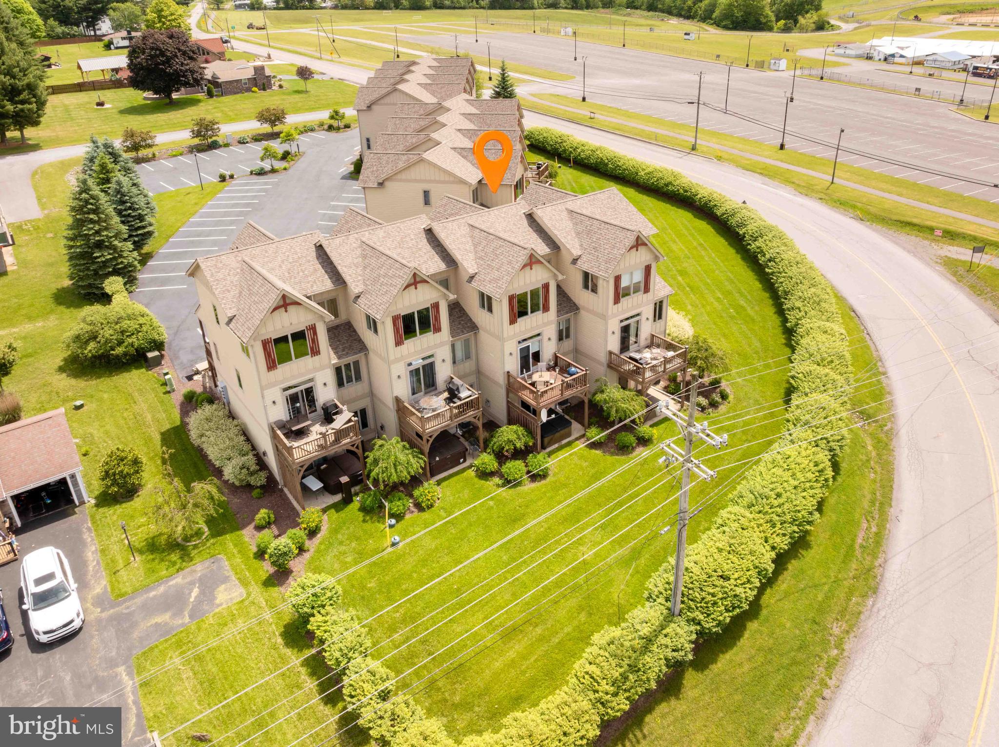 267 Mosser Road, Unit 10 McHenry, MD 21541 - Photo 3 of 51
