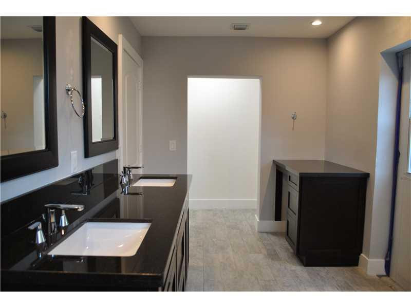 9599 Park Row Boca Raton, FL 33428 - Photo 12 of 20 Bathroom Master