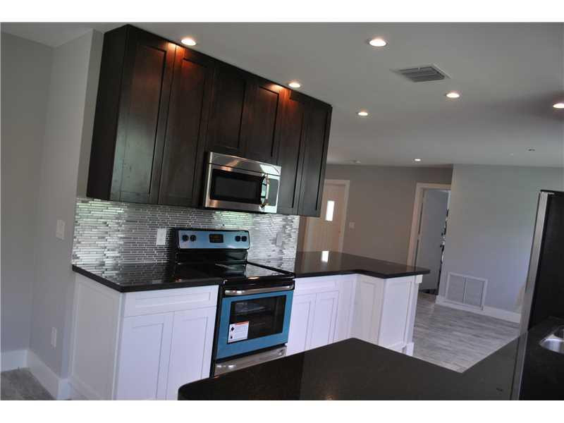 9599 Park Row Boca Raton, FL 33428 - Photo 3 of 20 Kitchen