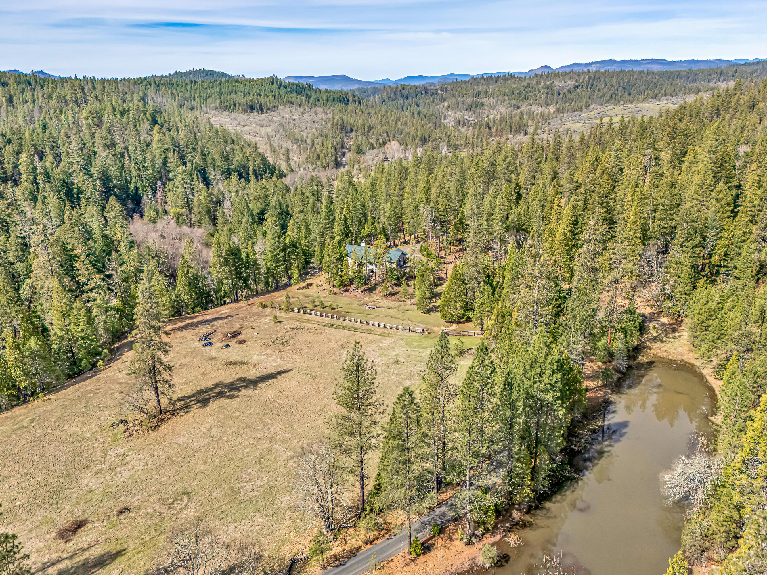2455 Cobleigh Road Eagle Point, OR 97524 - Photo 59 of 63 DJI_20250325113944_0067_D