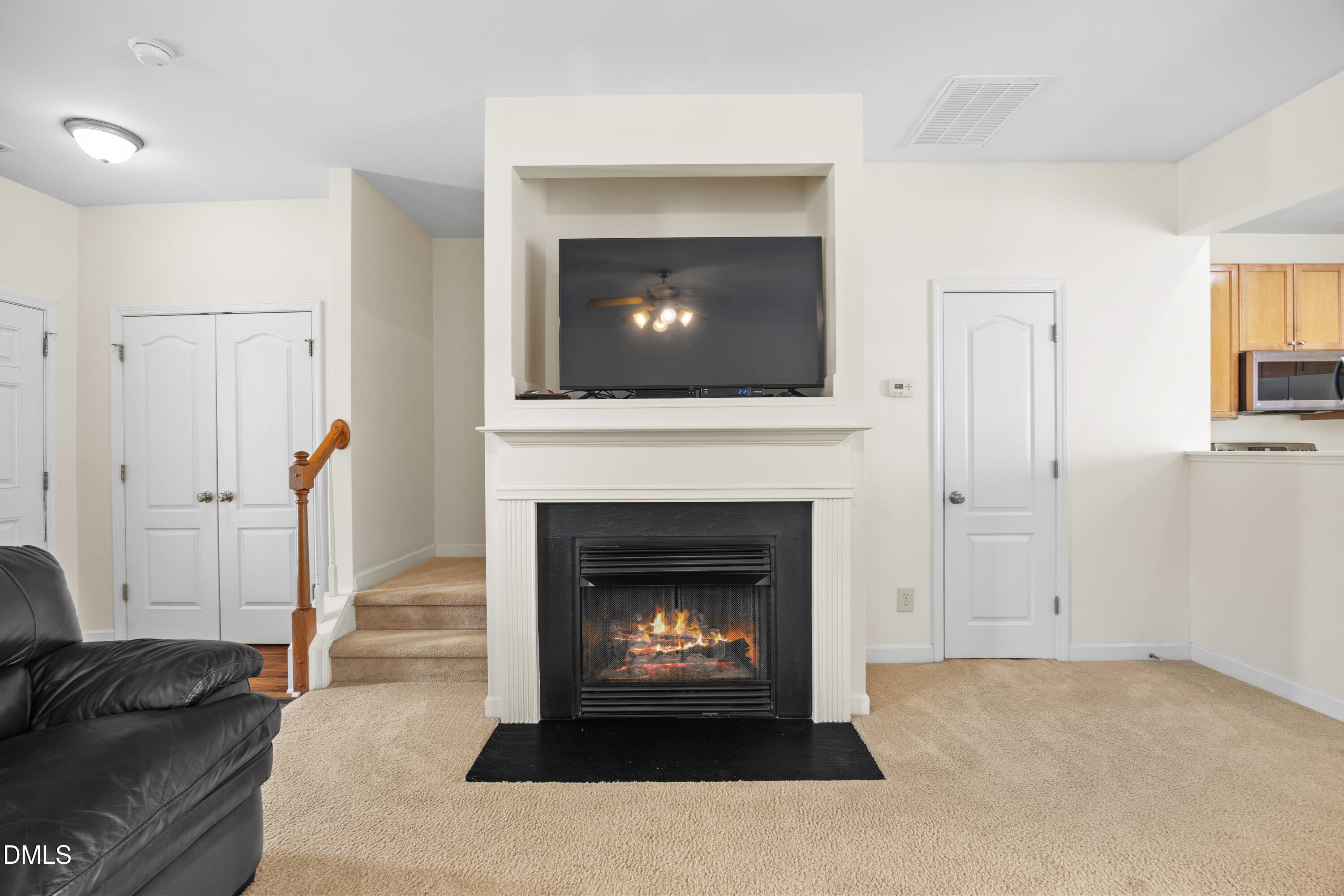 8324 Boca Point Raleigh, NC 27616 - Photo 5 of 29 Living room