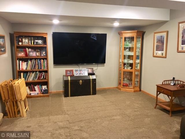 2019 Woodcrest Lane Southwest Rochester, MN 55902 - Photo 7 of 37
