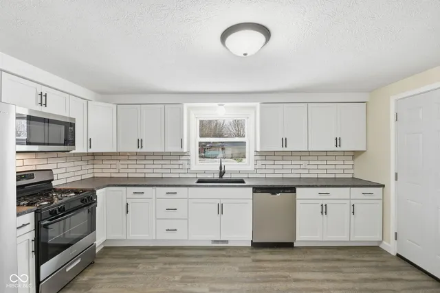 $259,000 | 824 Imy Lane, Anderson, IN 46013