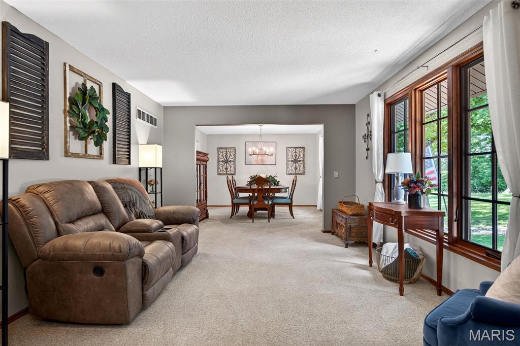 800 Matson Hill Road Defiance, MO 63341 - Photo 6 of 53 Gallery Image 6