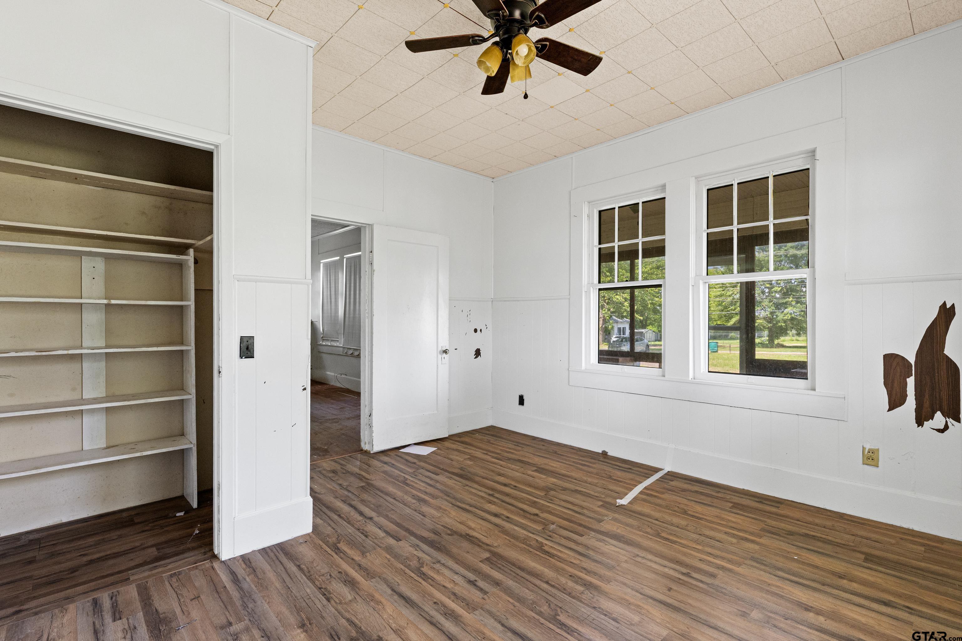 304 Daingerfield Street Naples, TX 75568 - Photo 5 of 38