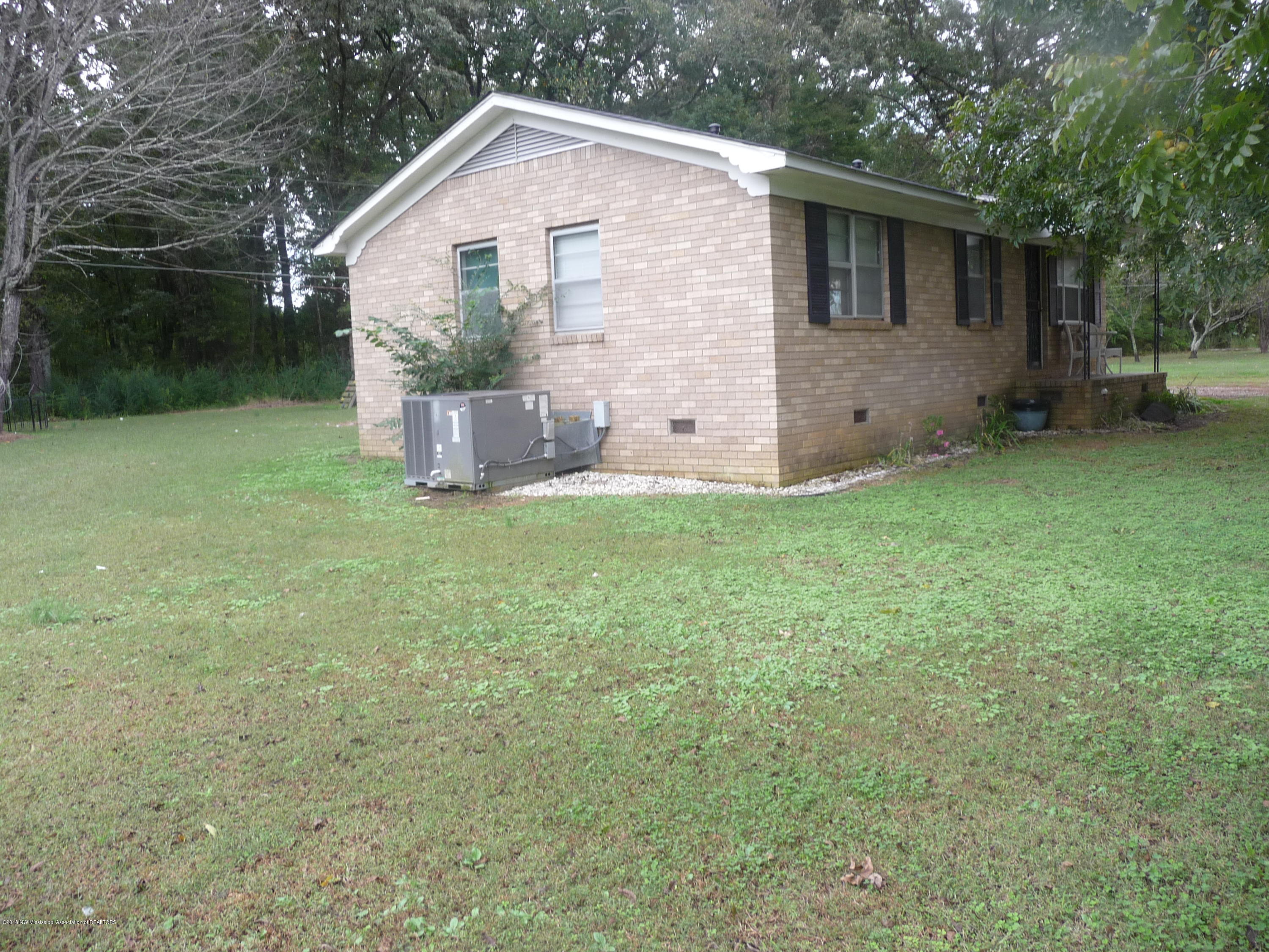 125 Sunset Acres Road Holly Springs, MS 38635 - Photo 2 of 13 P1070727