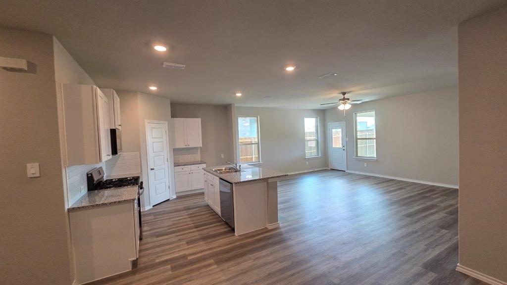 15940 Stableford Road Justin, TX 76247 - Photo 4 of 21