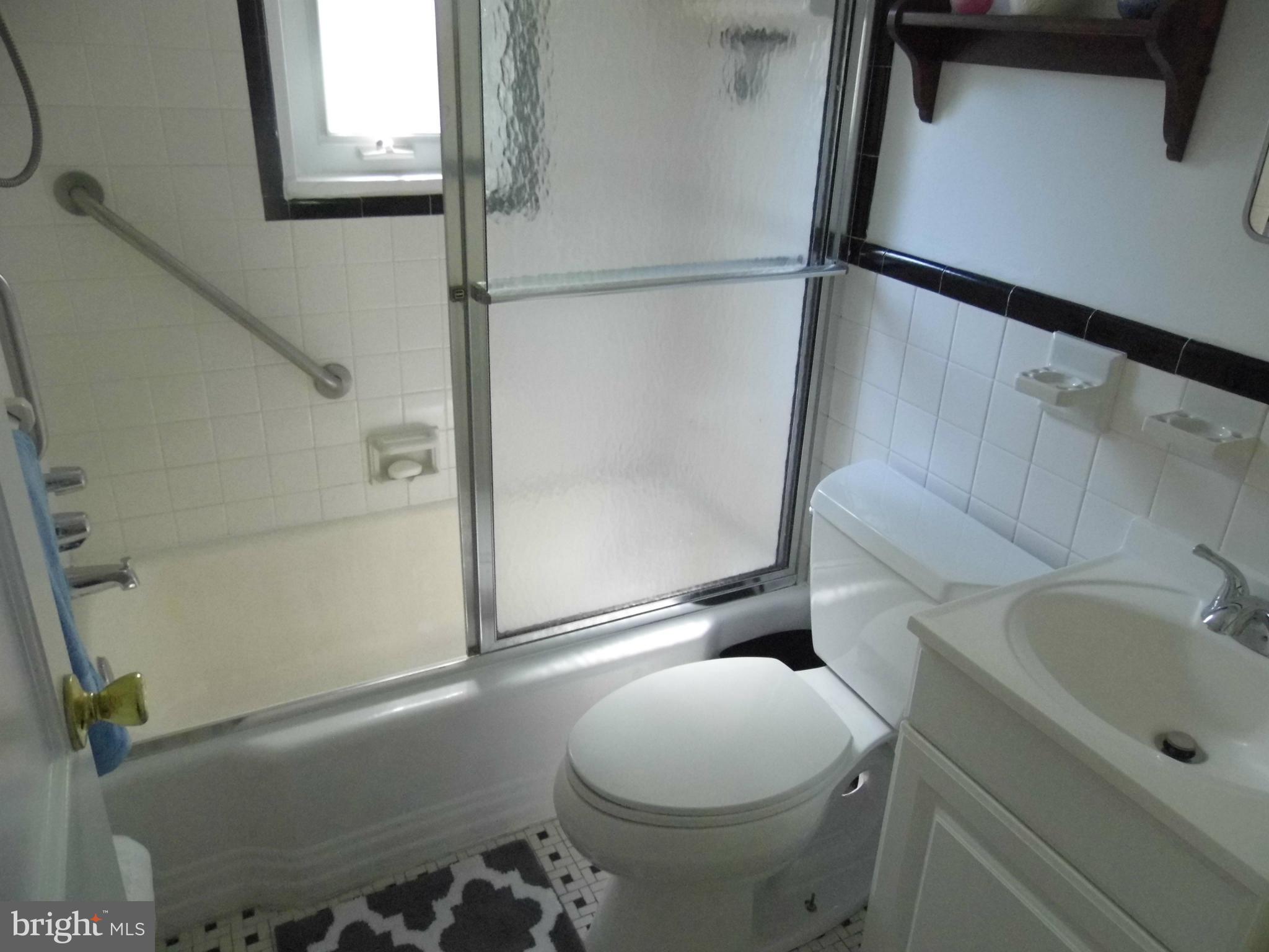 11980 Andrew Street Silver Spring, MD 20902 - Photo 14 of 24 Hall Full Bath