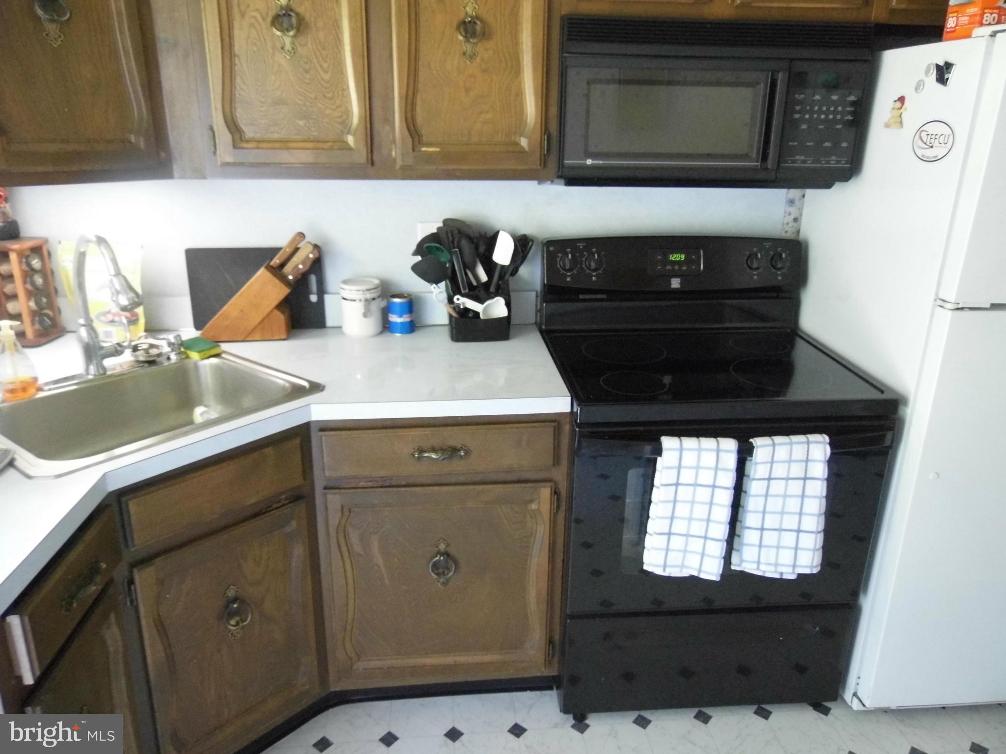 11980 Andrew Street Silver Spring, MD 20902 - Photo 3 of 24 Kitchen