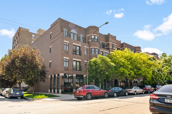 $3,400 | 529 North Racine Avenue, Unit 3, Chicago, IL 60642