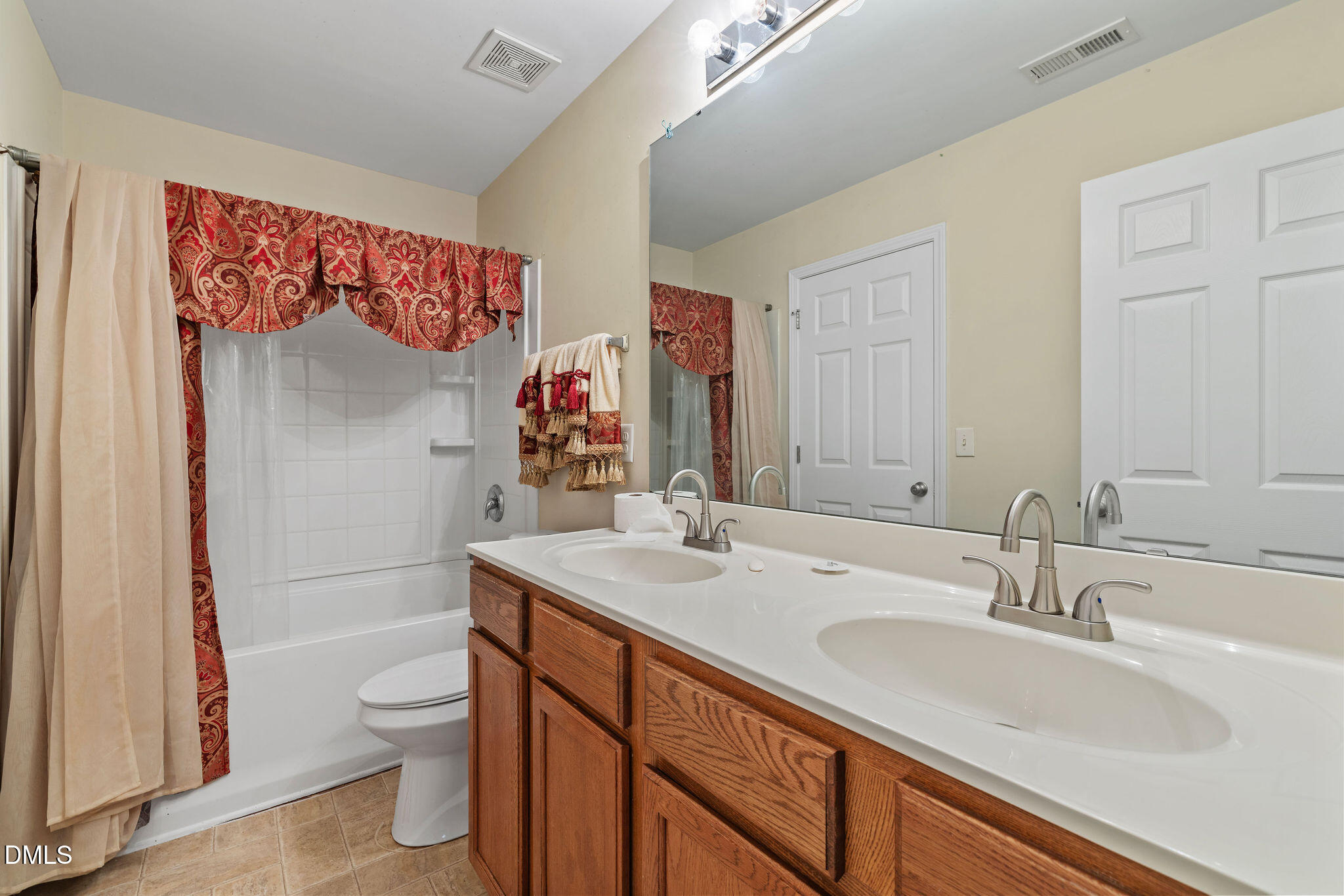 504 Thistlegate Trail Raleigh, NC 27610 - Photo 34 of 37 5T5A6302