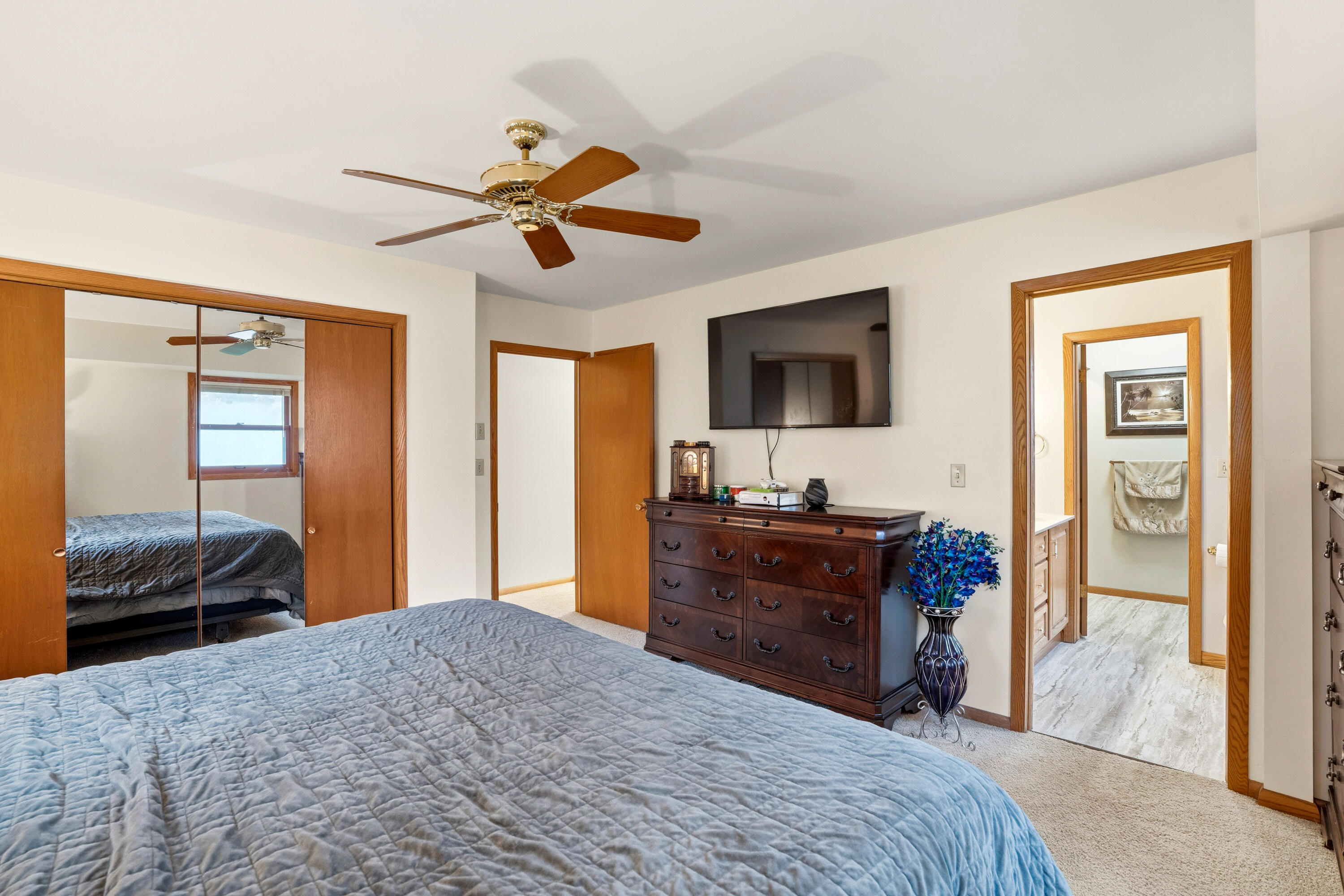 955 West Whitefish Road Port Washington, WI 53074 - Photo 21 of 30 With Full Bath