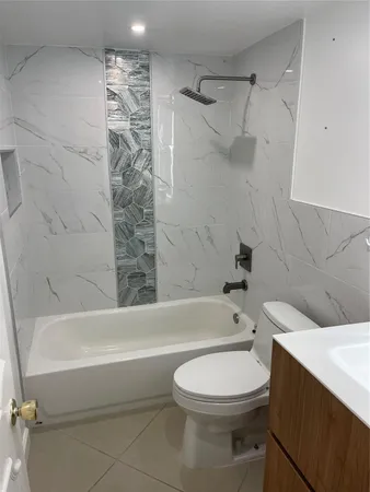 $1,900 | 1100 Pine Drive, Unit 201, Pompano Beach, FL 33060