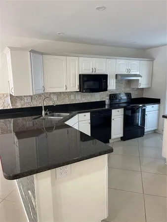 $1,900 | 1100 Pine Drive, Unit 201, Pompano Beach, FL 33060
