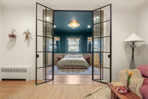 $1,695,000 | 116 Commonwealth Avenue, Unit 1, Boston, MA 02116