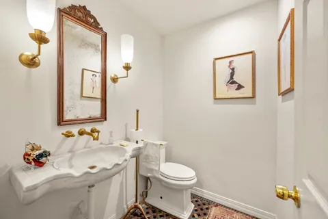 $1,695,000 | 116 Commonwealth Avenue, Unit 1, Boston, MA 02116